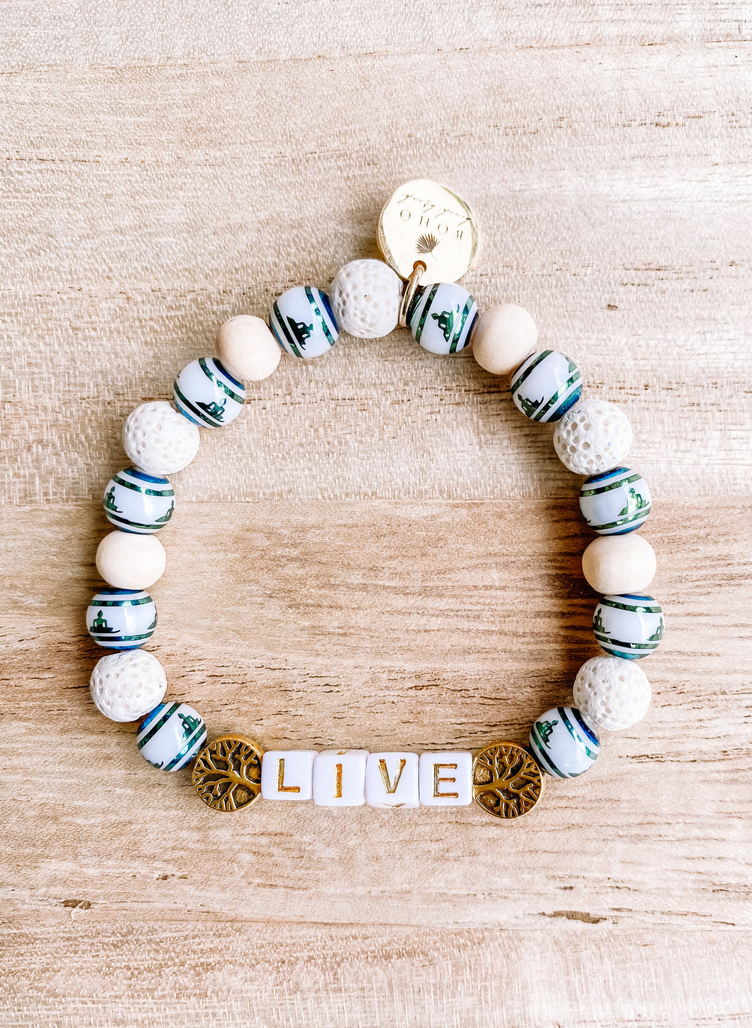 Live diffuser bracelet